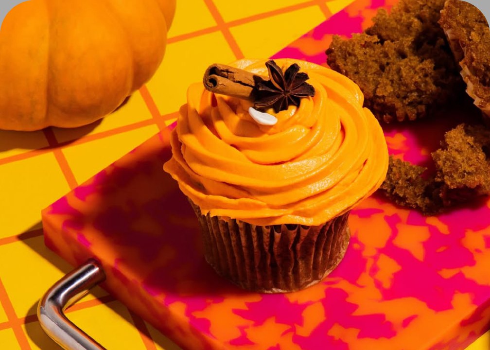 Cupcake swirled with PiiPER pumpkin chai buttercream frosting